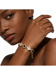 Light Luxury Zircon Clover Bracelet, suitable for daily wear and parties. Exquisitely crafted unique accessory