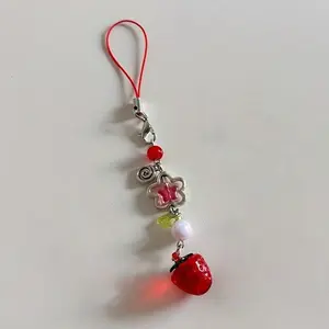Cute Strawberry & Heart Design Phone Chain, Fashionable Phone Lanyard, Phone Wrist Strap, Cell Phone Charm, Phone Decoration Accessories for Women & Girls, Charms