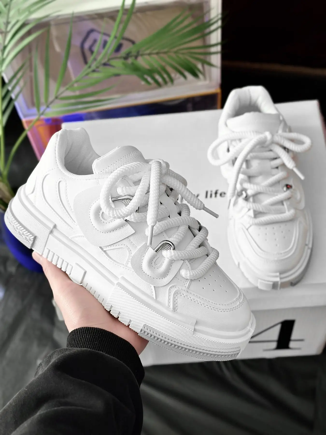 Bootlace Worm Lace-up Low Top Skate Shoes, Men's Sneakers, Casual Comfortable Sports Running Trainer Shoes, Designer Trending Sneakers for Daily Wear,