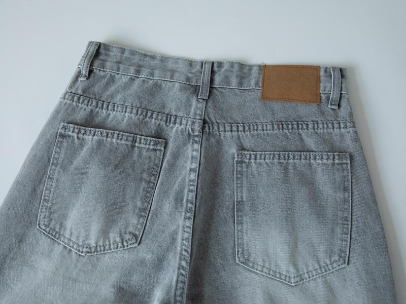 Clean Gent Unisex wide-leg jeans, loose fit, mid-waist design, regular length, comfortable wear in all seasons, casual wear, loose fit jeans, comfortable jeans