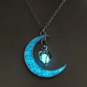 Elegant Glowing Pendant Necklaces for Women Silver Necklaces for Womenswear Viral Silver Popular Necklace for Everyday Wear latinaaccessories