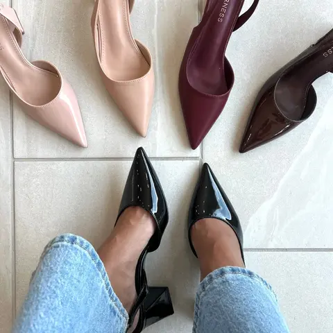Celestine Pointed Closed Toe Mule Heel