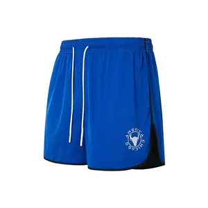 Sporty men's everyday shorts with a signature badge design and flexible waistband providing optimal comfort for both active and leisure moments