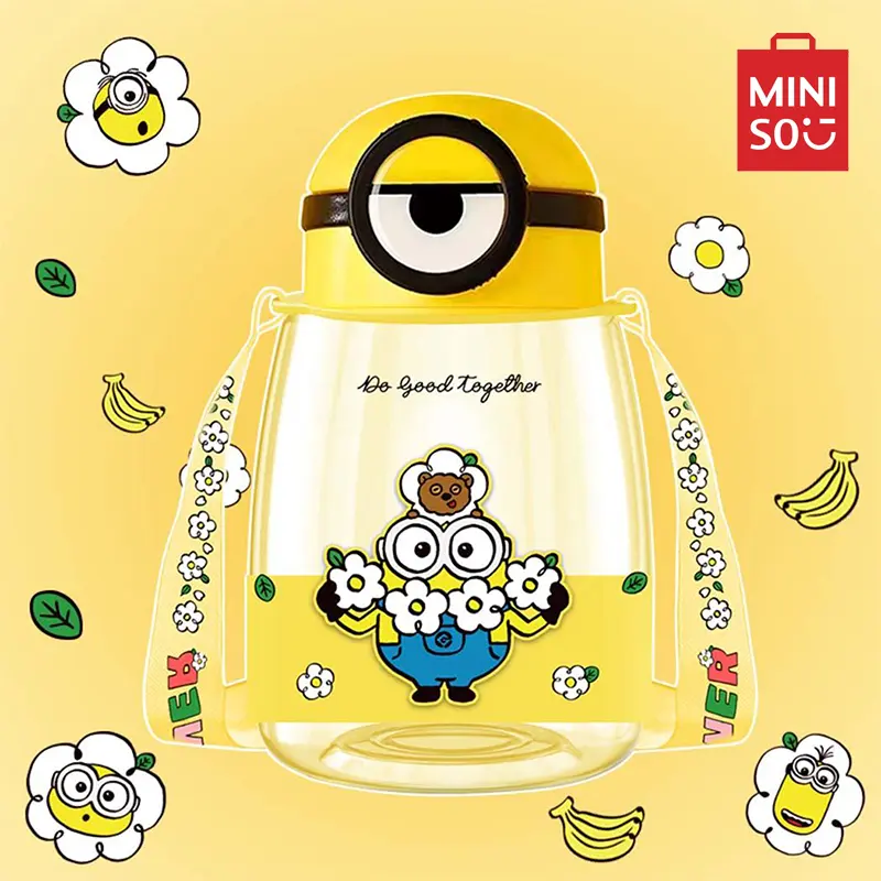 [Holiday Haul] Miniso Daisy Minions Collection High Capacity And Lightweight Plastic Bottle With Shoulder Strap (800mL / 27oz) Cup Tumbler  Wintertok,cozyvibes