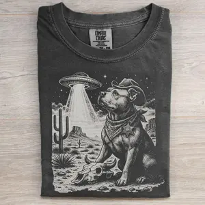 Pitbull UFO Grunge T-Shirt, Vintage 90s Alien Abduction Graphic Tee , Retro Streetwear Pitbull Mom Apparel , Unique Sci-Fi Pet Gift, Unisex Fit Design