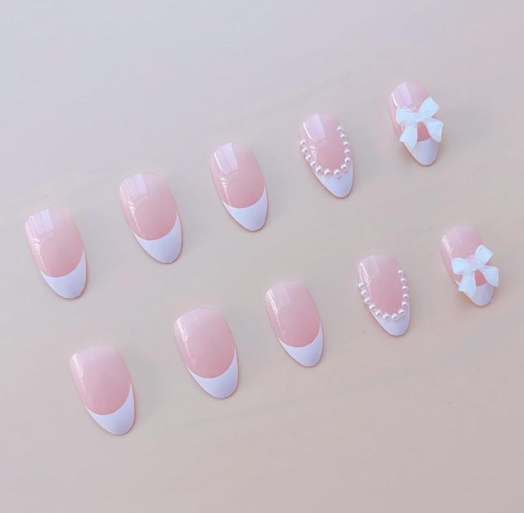 24 Pcs French Tip Press On Nails - Short Almond Bow Fake Nails with Pearl Designs - White French Tip False Nails - Reusable Artificial Nails for Women & Girls
