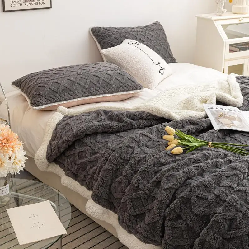 Geometric Pattern Throw Blanket, 1 Count Double-layer Thickened Warm Napping Blanket, Blankets for Bedroom, Soft Comfy Bedding, Cozy Bedroom Accessori