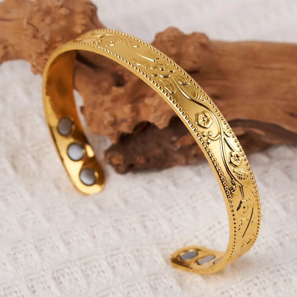 Plum Blossom Bracelet Gold