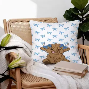 18x18 Inch Highland Cow Throw Pillow, Cute Western Highland Cow Floral Bow Decorative Cushion, Farm Animal Aesthetic Room Decor for Sofa Bed Living Room, Ideal Gift for Cow Lovers Teens Girls Women Adults