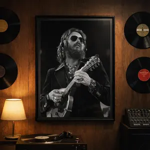 Vintage Musician Dash Crofts Performance Black and White Poster – Classic Guitar Player Wall Art, Retro Photography Print, Modern Home Decor Unframed, Memorial Décor Poster