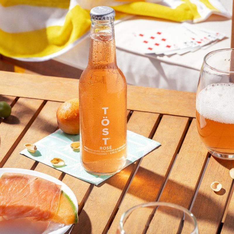 TÖST & TÖST Rosé Singles - Alcohol-Free Sparkling Beverage