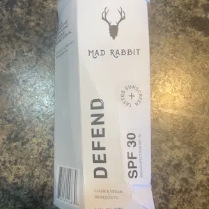 Mad Rabbit Defend Tattoo Sunscreen- SPF 30 100mL Tube- Mineral Sunscreen Lotion - Tattoo Fade Protection and Moisturizer, Anti-Aging Formula
