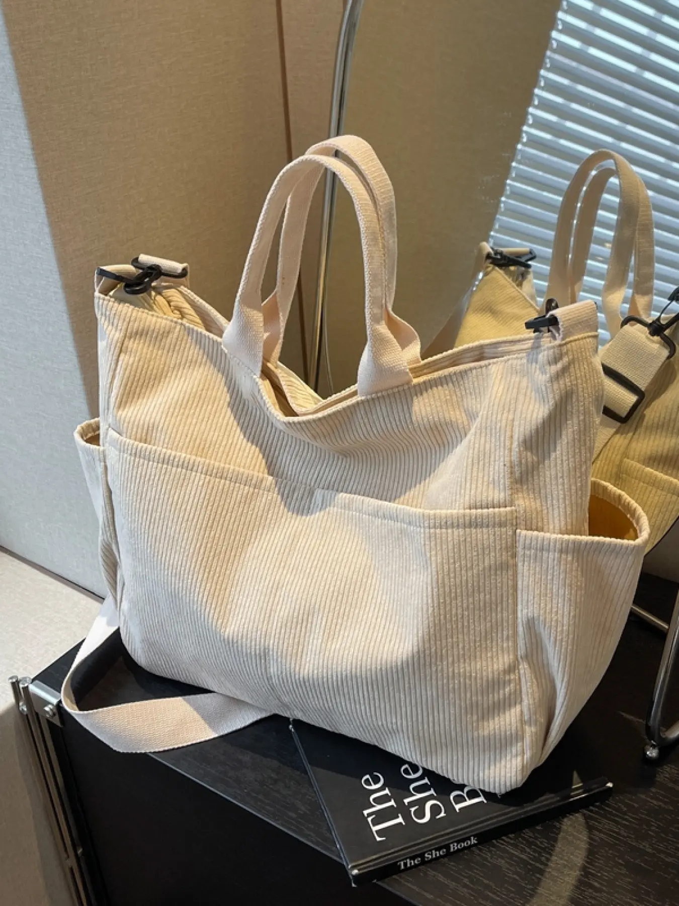 Stylish Canvas shoulder Bag Large Capacity tote bag for Students work shopping Fashionable tote bag Everyday Bags