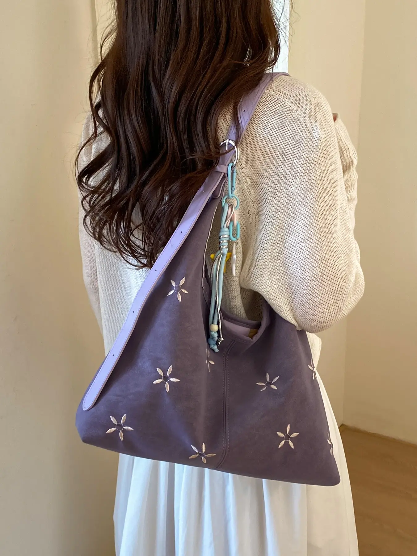 1pc Ladies' floral embroidered suede pu tote shoulder bag, gentle rustic style, with colorful hanging details, suitable for commuting, leisure travel, and short distance travel, Daily Commuter Bag, Casual Handbags