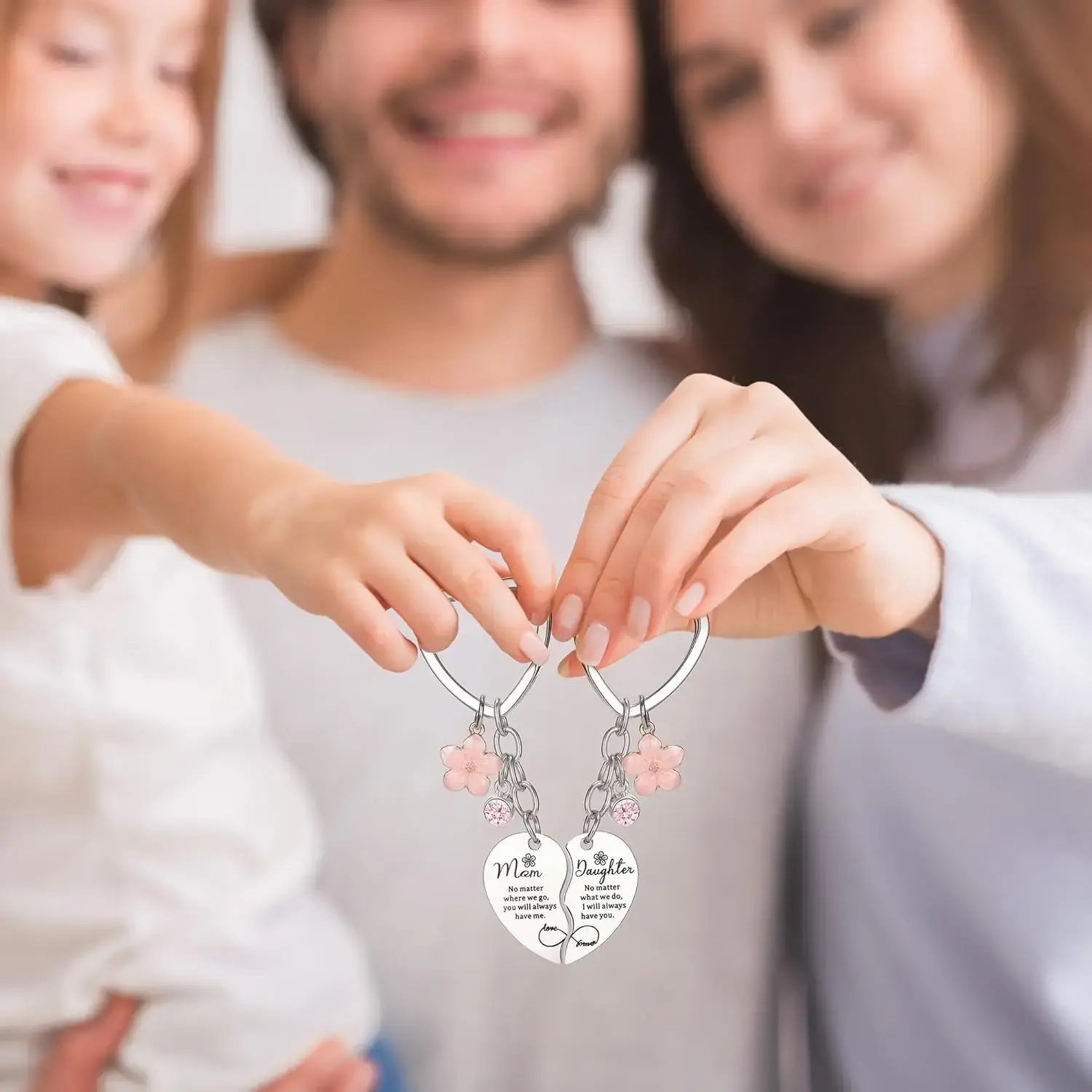 2Pcs Mother Daughter Heart Matching Keyring Keychain Set Gifts For Mom Christmas Mothers Day Gifts from Daughter 2Pcs Mother Daughter Heart Matching Keyring Keychain Set Gifts For Mom Christmas Mothers Day Gifts from Daughter