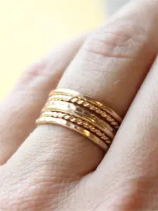 6pcs/Set Retro Minimalism Golden Stacking Ring Set Multi-geometry Set Rings for Women Minimalism Smooth Twist and Hammered Band Ring Daily Jewelry Gifts Dainty Stacking Rings
