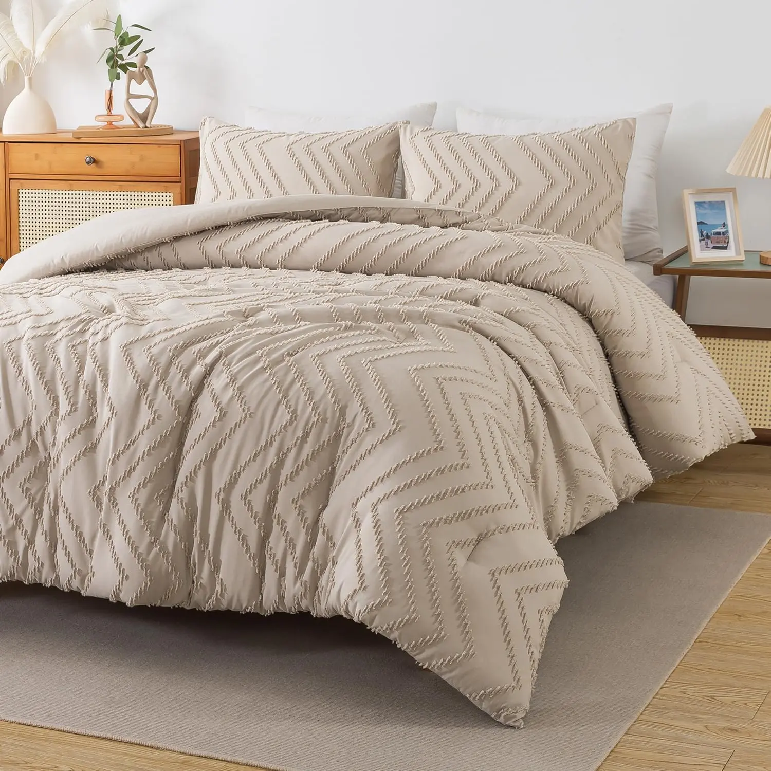 Khaki Comforters Queen Size Set, Boho Beige Fluffy Tan Warm Lightweight Comforter Sets for Queen, 3 Taupe Chevron Tufted Aesthetic Microfiber Lightweight Comforter Set