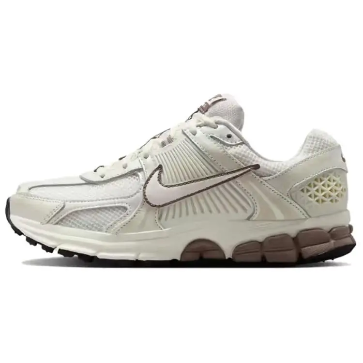 Women's Zoom Vomero 5 Sneakers, Solid Round Toe Casual Shoes in Sail, Mink Brown & Black for All Seasons, IB8129-133, Regular, Zoom Cushioning, Sporty Chic