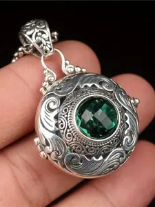 Vintage Ethnic Style Hollow Out Pendant Necklace, Fashion Necklace, Unisex Couple Jewelry, Openable Incense Ball Holder, Unique Boho Accessory