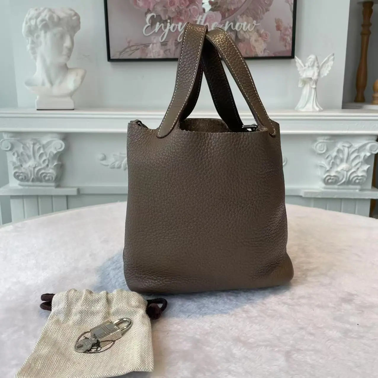 Pre-owned HERMÈS Leather Top Handle Bag JMBJ1101105016 Picotin 18 Etoupe Top Handle Bag