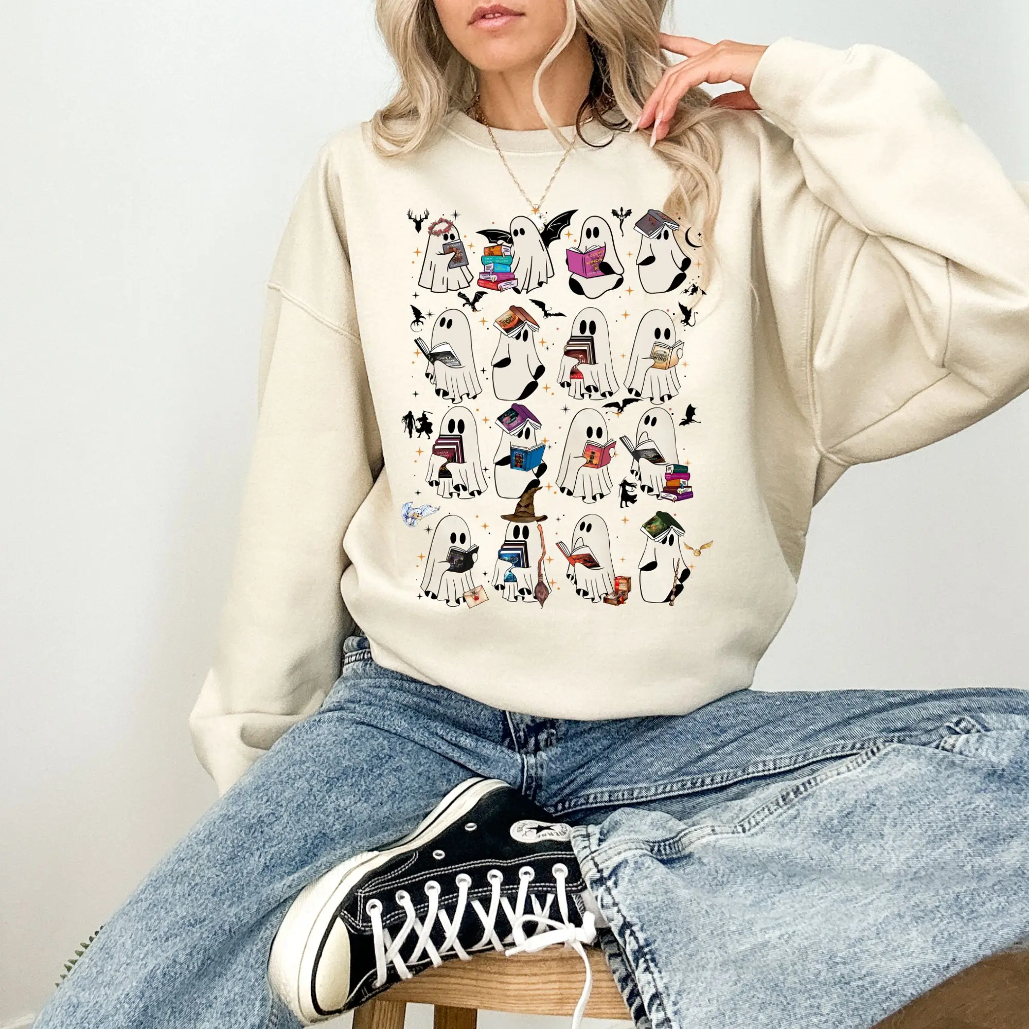Retro Ghost Book Fantasy Sweatshirt, Halloween Book Shirt, Bookish Ghost Sweatshirt, Fourth Wing, Acotar, Throne Of Glass, HP, Halloween Gift For Book Lover