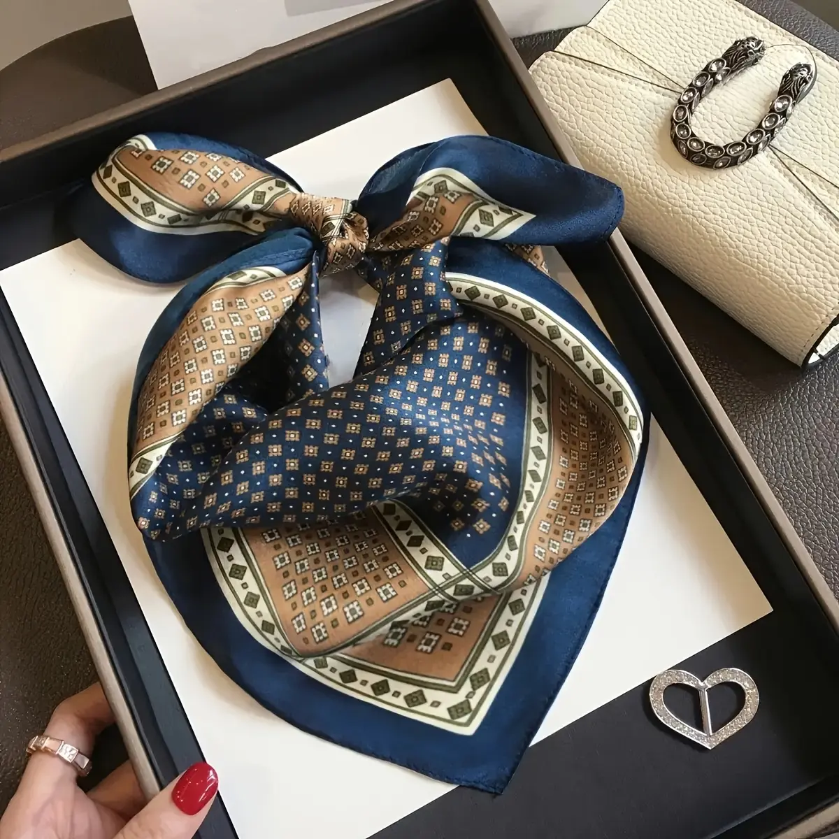 Women’s headscarf, silk scarf, sleep scarf, genuine silk scarf, square scarf, thin, soft, comfortable, fashion accessory, women’s square-neck scarf, for fashion enthusiasts, classic design, suitable for stylish decoration, ideal for commuting outfits, gre