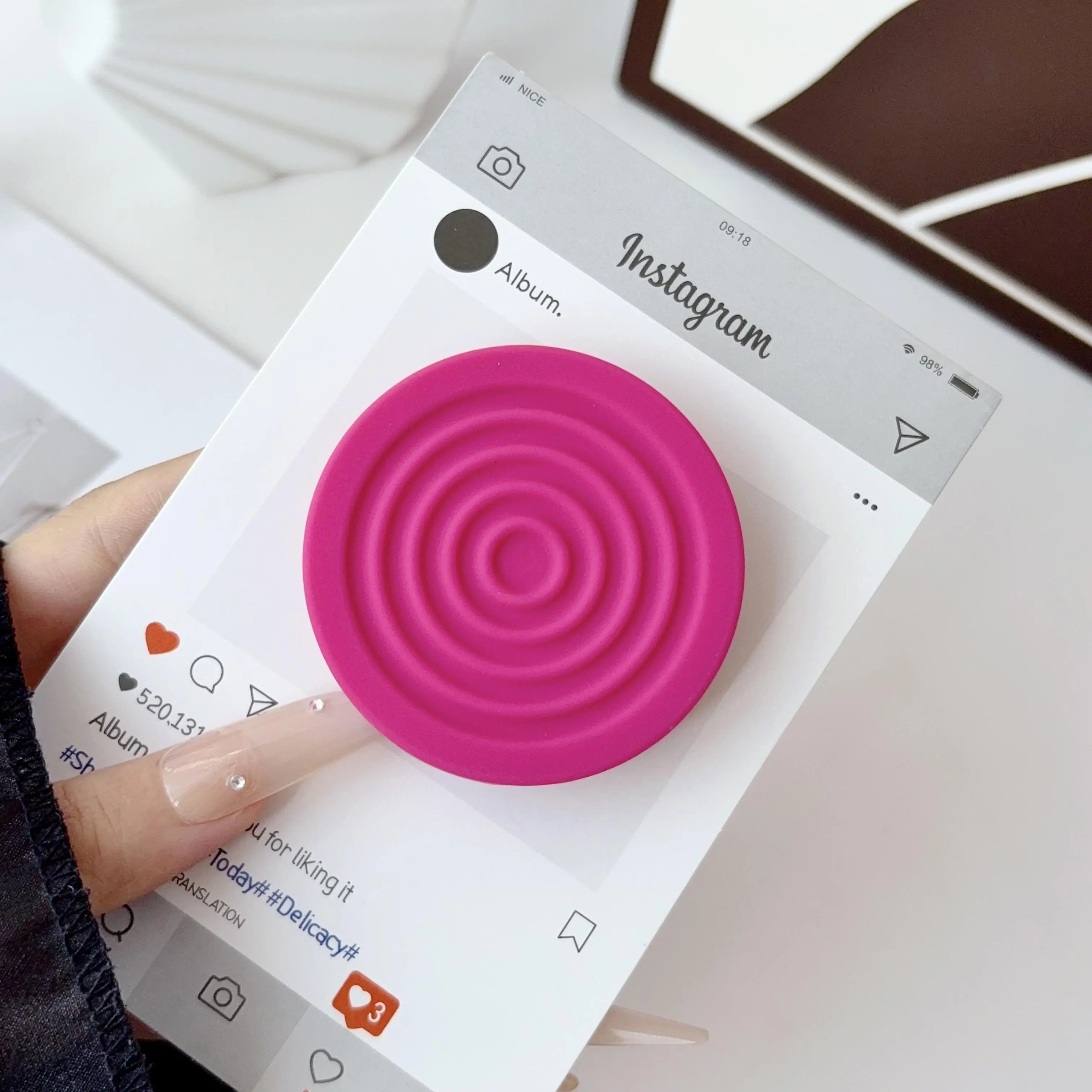 #summeratmosphere cute liquid silicone strong magnetic mobile phone holder, telescopic lazy mobile phone holder, detachable round silicone parts, hands-free mobile phone mounting bracket, suitable for iPhone 17/16/15/14/13/12 series#DealsForYouDays