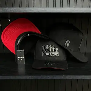 Los tiempos de Dios son Perfectos SnapBack hat-