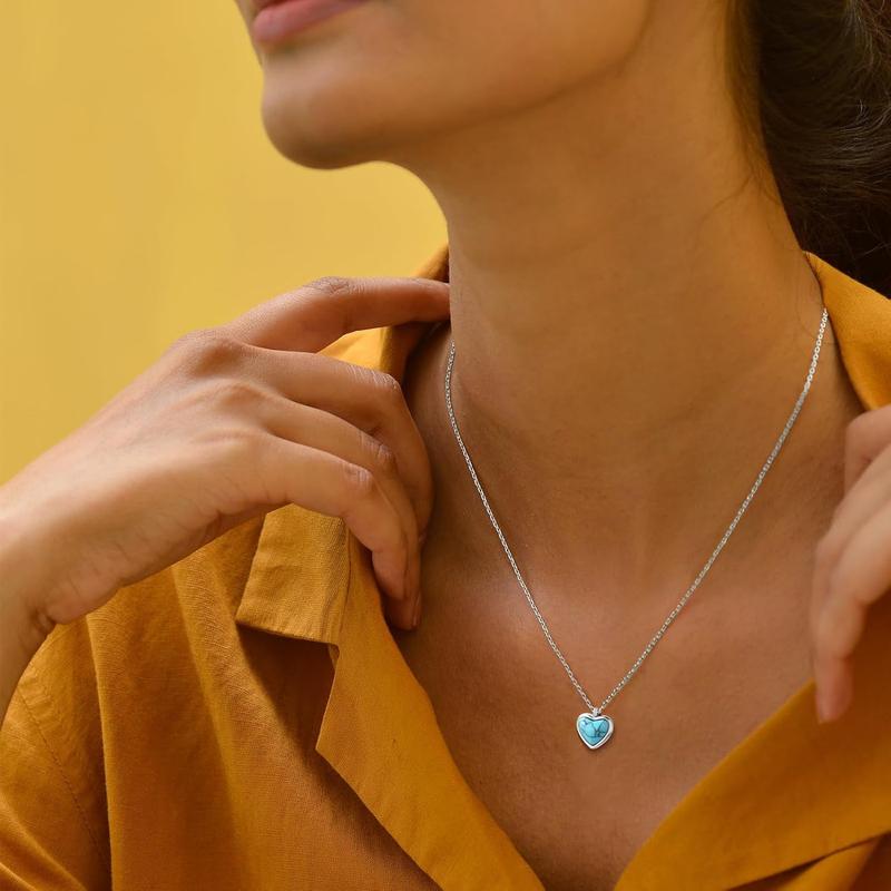 Turquoise Necklace for Women, Silver Heart Western Bohemian Style Jewelry as Anniversary Gifts, Western Turquoise Pendant Natural Stone Crystal Necklaces for Girls as Birthday Gifts-