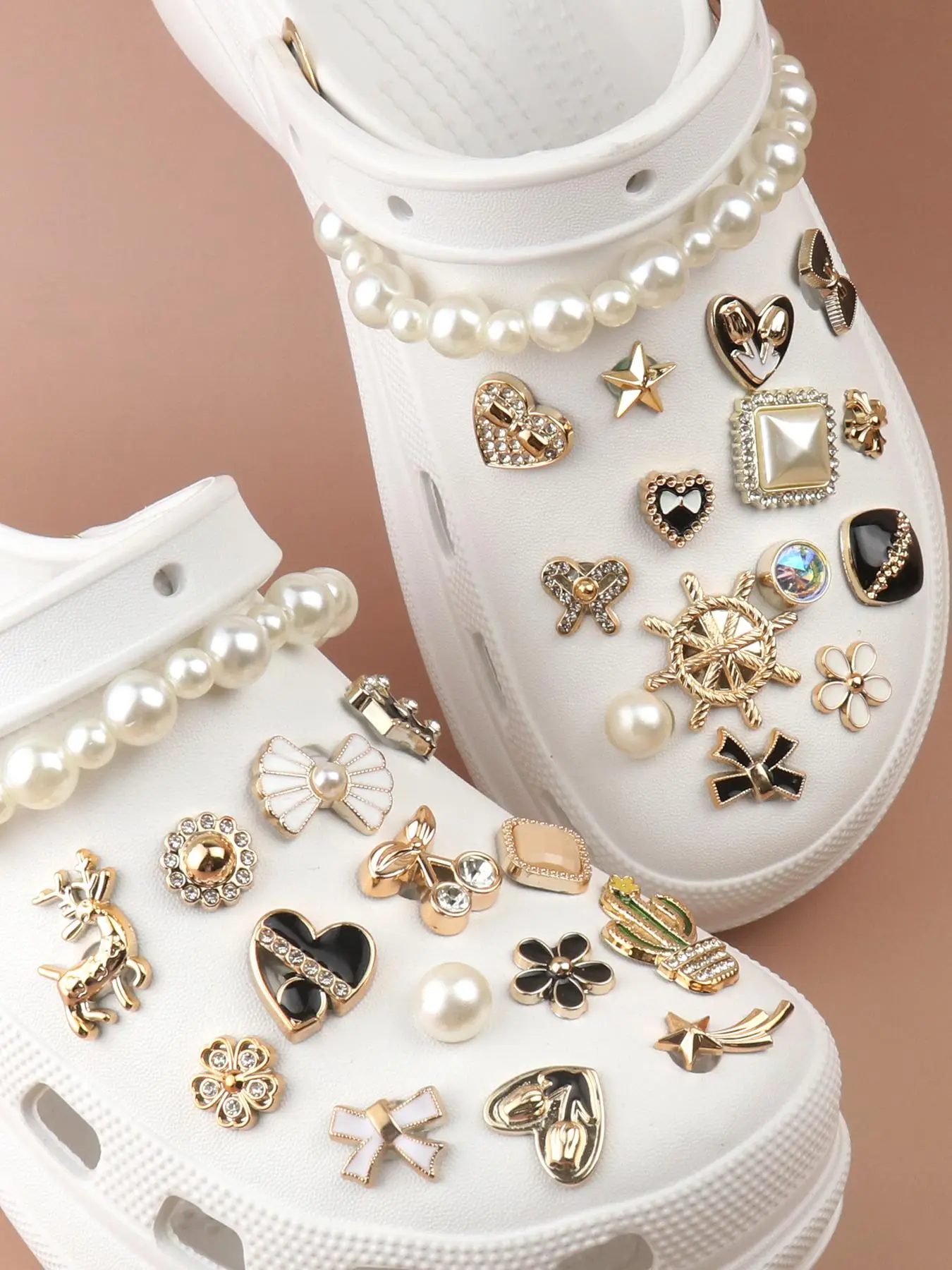 Women's Rhinestone Clogs Decoration, Bling Shoe Charms, Colorful Heart & Flower & Rabbit & Deer & Cactus Shaped Shoes Charms, Cute Faux Pearl Decorate
