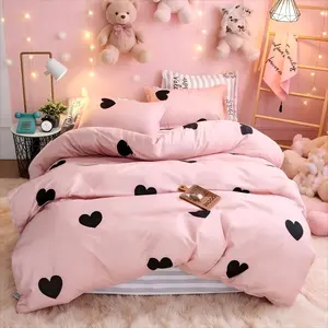 3-Piece Heart Print Bedding Set with Zipper, Comfortable Sheet and Pillowcases, Ideal for Bedroom and Guest Room