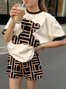 Summer Girls' Casual Minimalist Bear & Geometric Print Short Sleeve Top and Shorts Set, Loose-Fitting Street Style, Summer Clothing Set