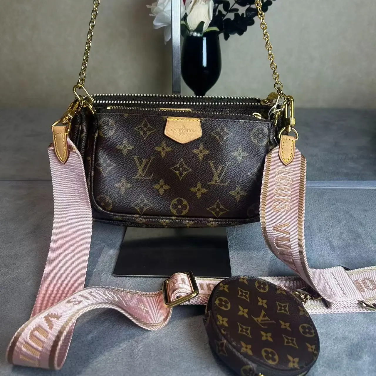 Pre-owned Louis Vuitton leather Crossbody Bags Multi Pochette Accessoires Monogram Crossbody Bag With Pink Strap YAO