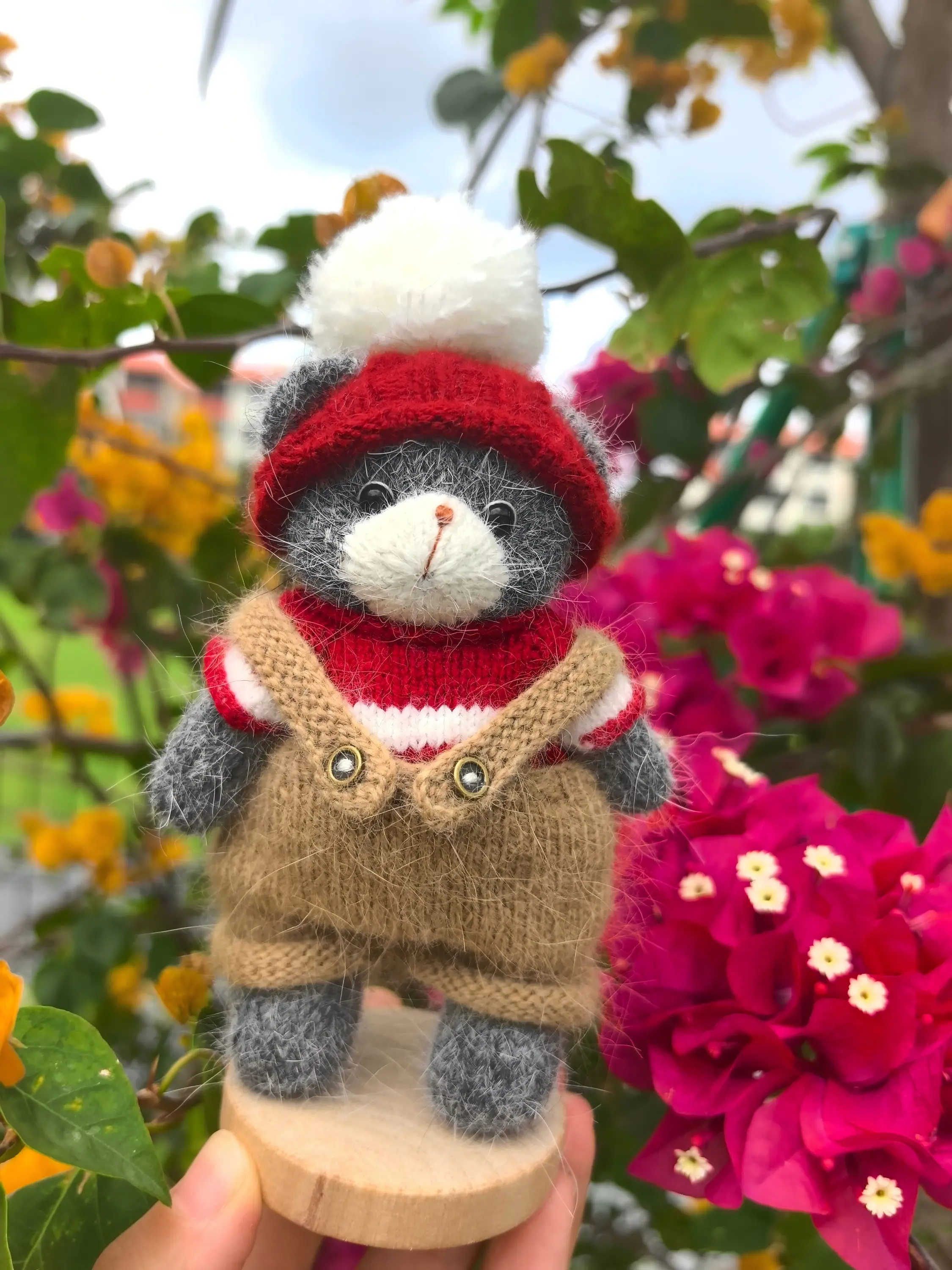 Cute Hand Knit Gray Teddy Bear Plushie Mini Wool Bear Doll With Red Hat Outfit Pocket Ornament
