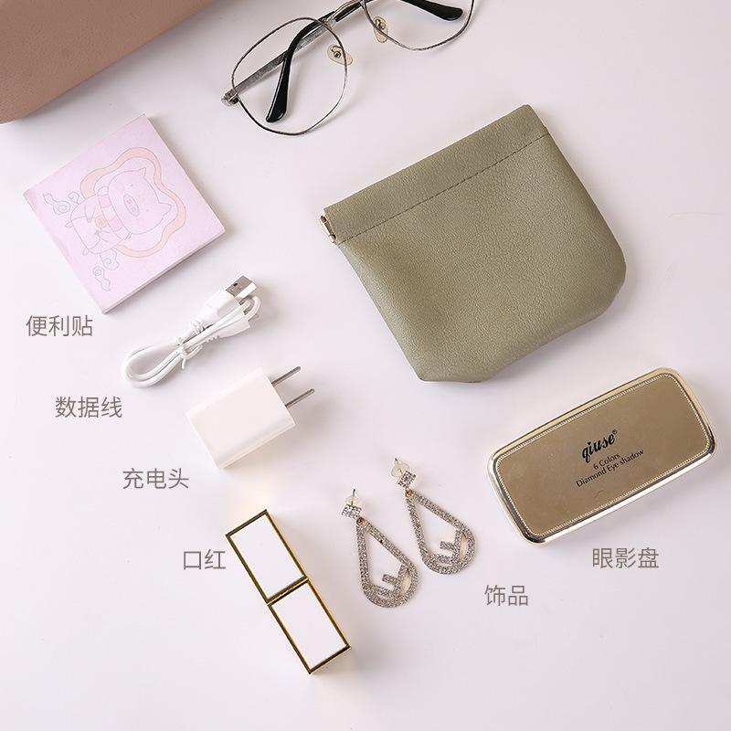 Mini storage bag, key chain, portable cosmetic case, snap fastener, printed lipstick, small bag for carrying odds and ends, portable.