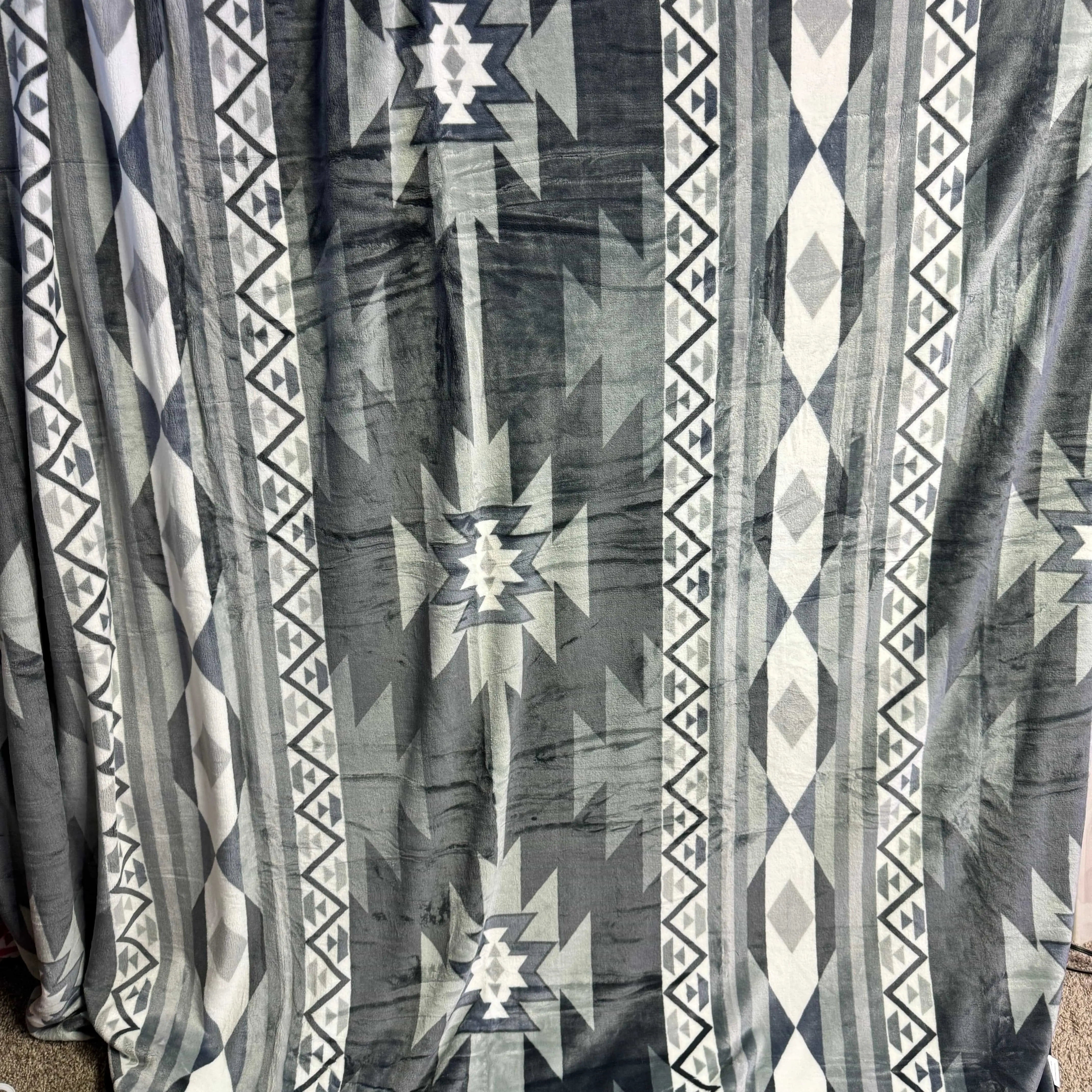 Z Datura Oversized Blanket 82"x90"