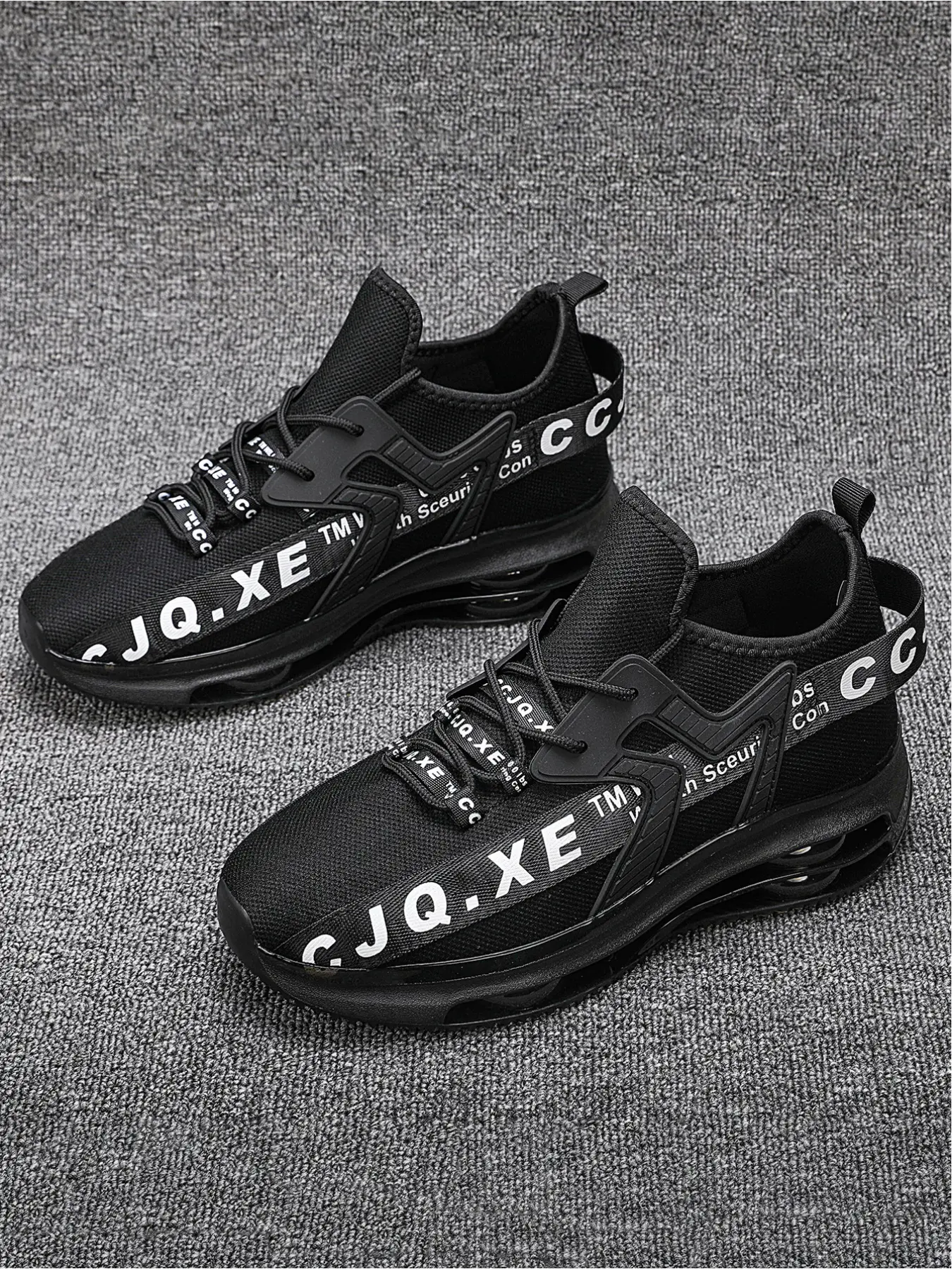 On Running Men’s Black Athletic Lace-Up Running Shoes Men main image 3
