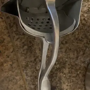 Hand Juicer Squeezer - Aluminum Manual Press Juicer Portable Multifunctional Manual Fruit Juicer Quiet Operation Easy Cleaning Detachable Head Press Sturdy Food Grade Juicermachine Kitchen Gadget Utensils