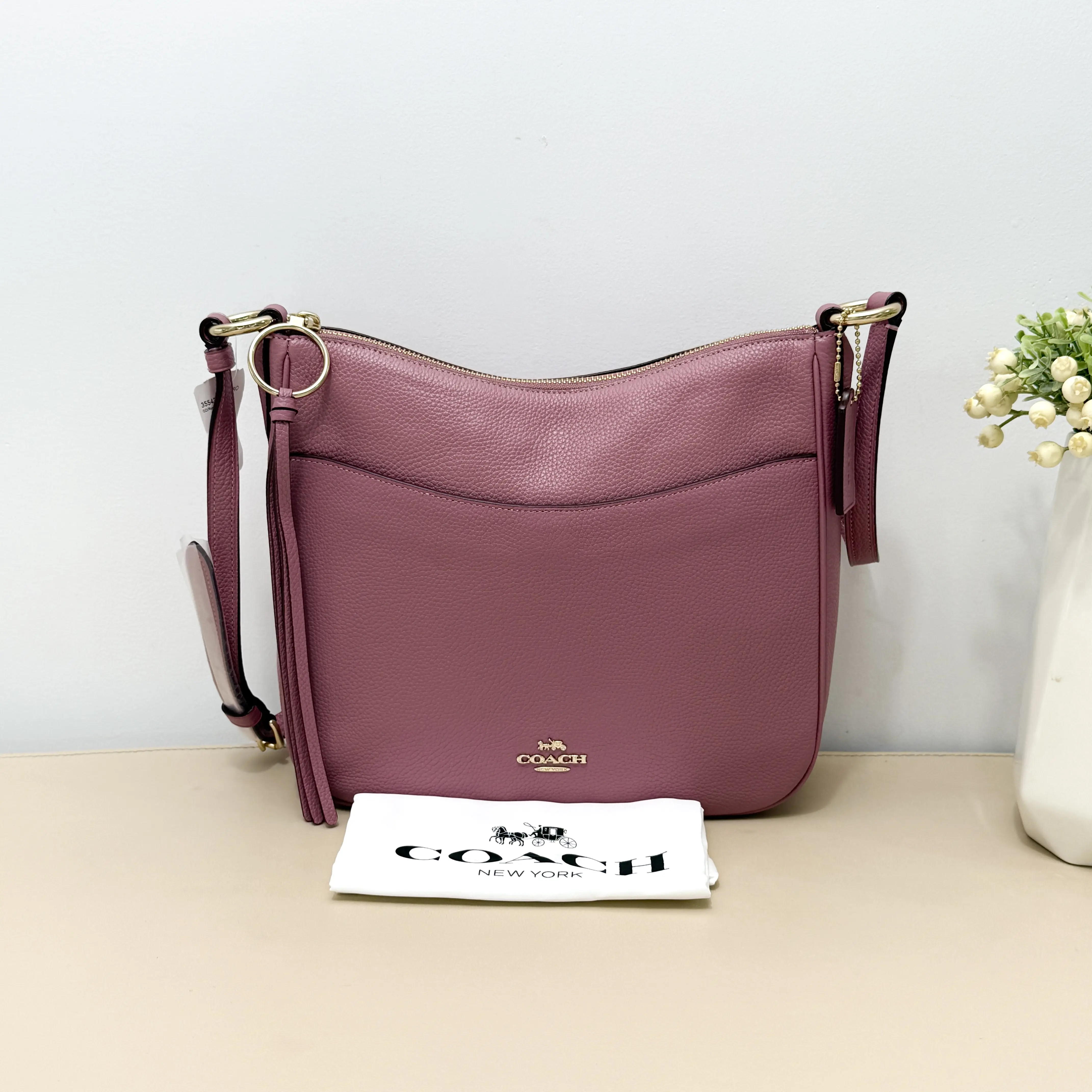 Pre-owned coach Calfskin Crossbody Bags Dusty Pink Grained Leather Shoulder Crossbody Bag 8061804