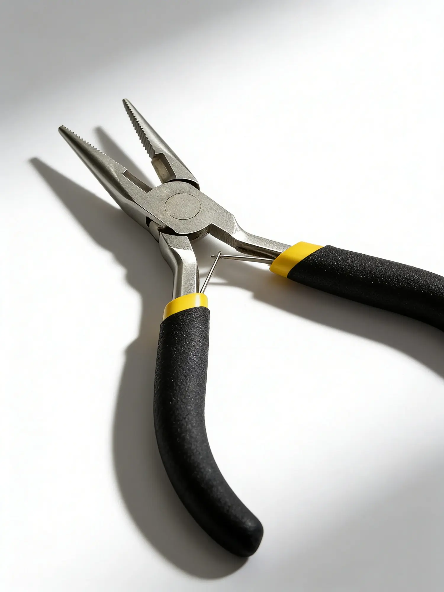 Professional Hair Extensions Pliers for Micro Ring Nano Bead Application, Precision Tool, Lightweight, Durable, Reliable, Ideal for Salon and Home Use, Easy Installation and Removal, Wig Tool, Grip