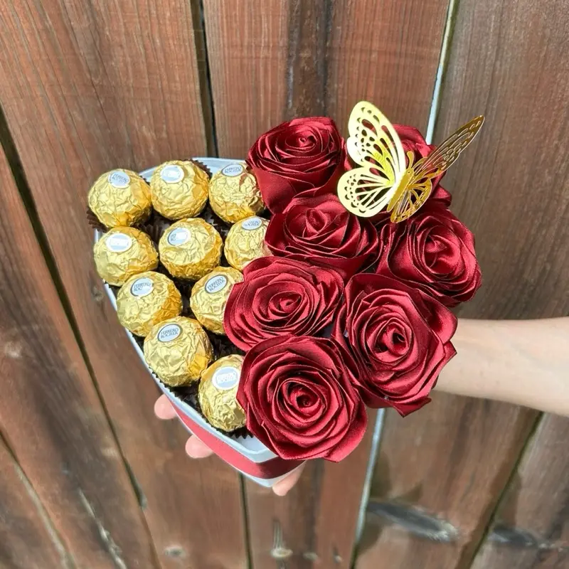 Rose and Chocolate Gift Box Rose and Chocolate Gift Box