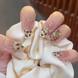 Press-On Nails - Adhesive Tabs for Beginners, Reusable and Gentle on Nails, Easy Application and Removal, 1-3 Days Wear