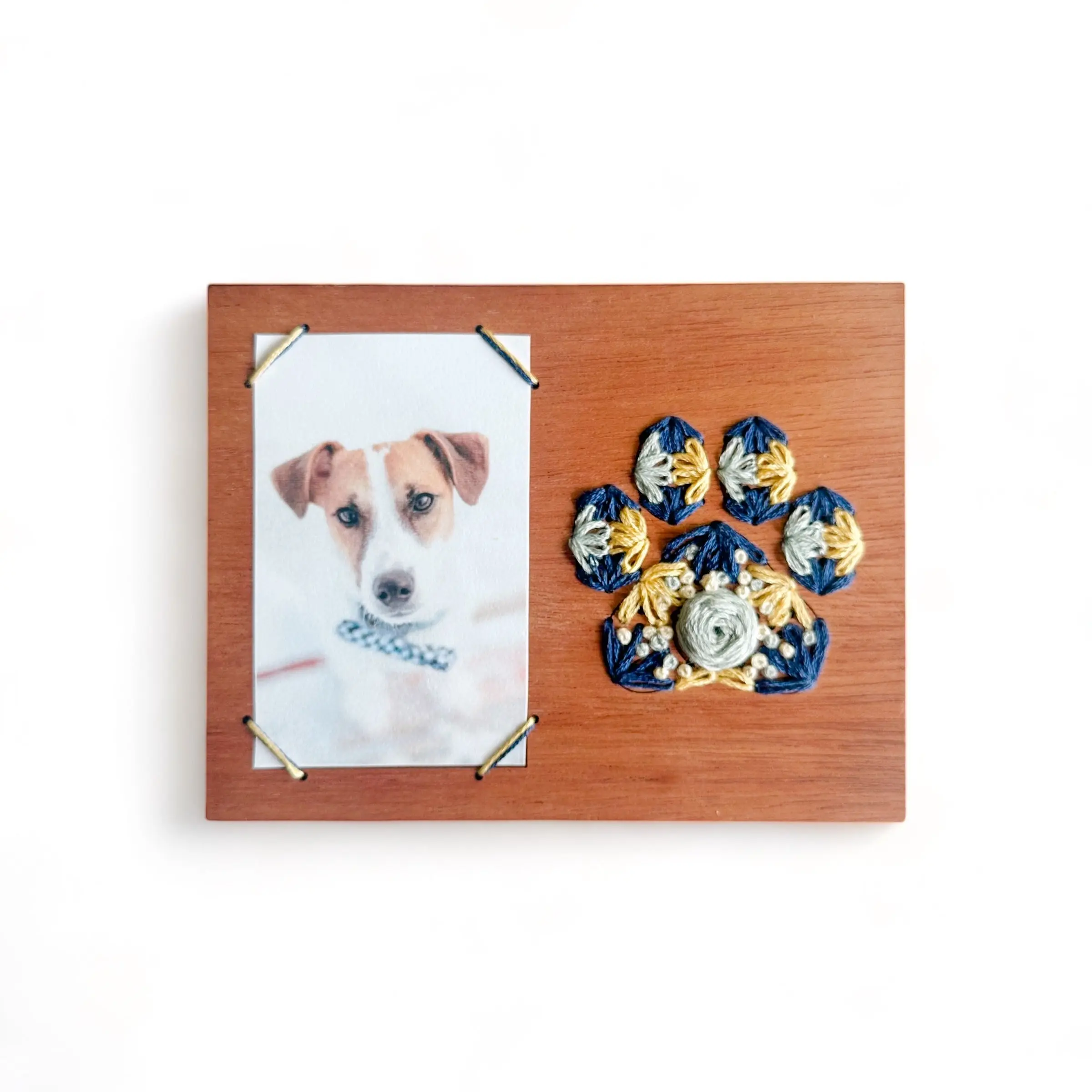 Landscape Pretty Paws Embroidered Instant Photo Frame