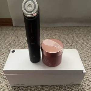 Product Review of [medicube] 310M Celebrity Glass Skin DuoㅣBooster Pro Korea's No.1 Glass Glow Device + Collagen Jelly Cream OR Deep Vita C Cream from S**S