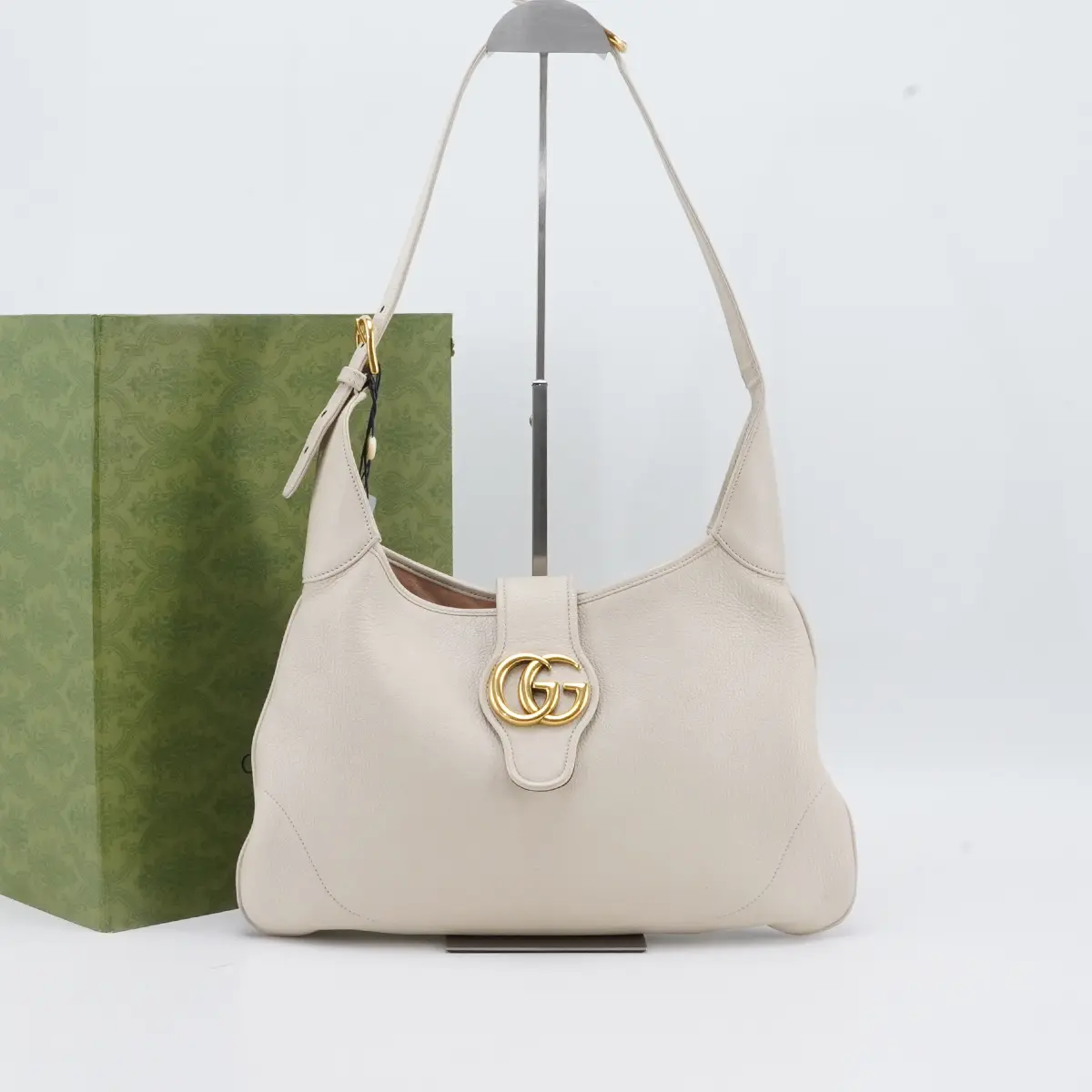 Pre-owned GUCCI Calfskin Shoulder Bags Medium Aphrodite Shoulder Bag BGP190071