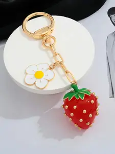 Adorable Strawberry Daisy Keychain, Sweet Oil-Drop Design, Cute Car Key Chain, Unique Gift for Friends & Girls, All-Season Accessory