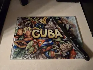 Custom glass cutting board (cuba)