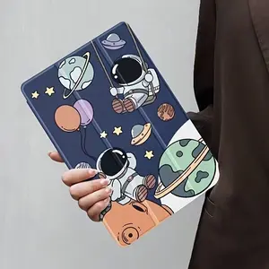 Creative space astronaut pattern, with adjustable bracket and pen slot, foldable non-slip TPU protective case, suitable for iPad mini, iPad Air, iPad Pro/iPad 10th generation, 11th generation and other series of iPad protective cases