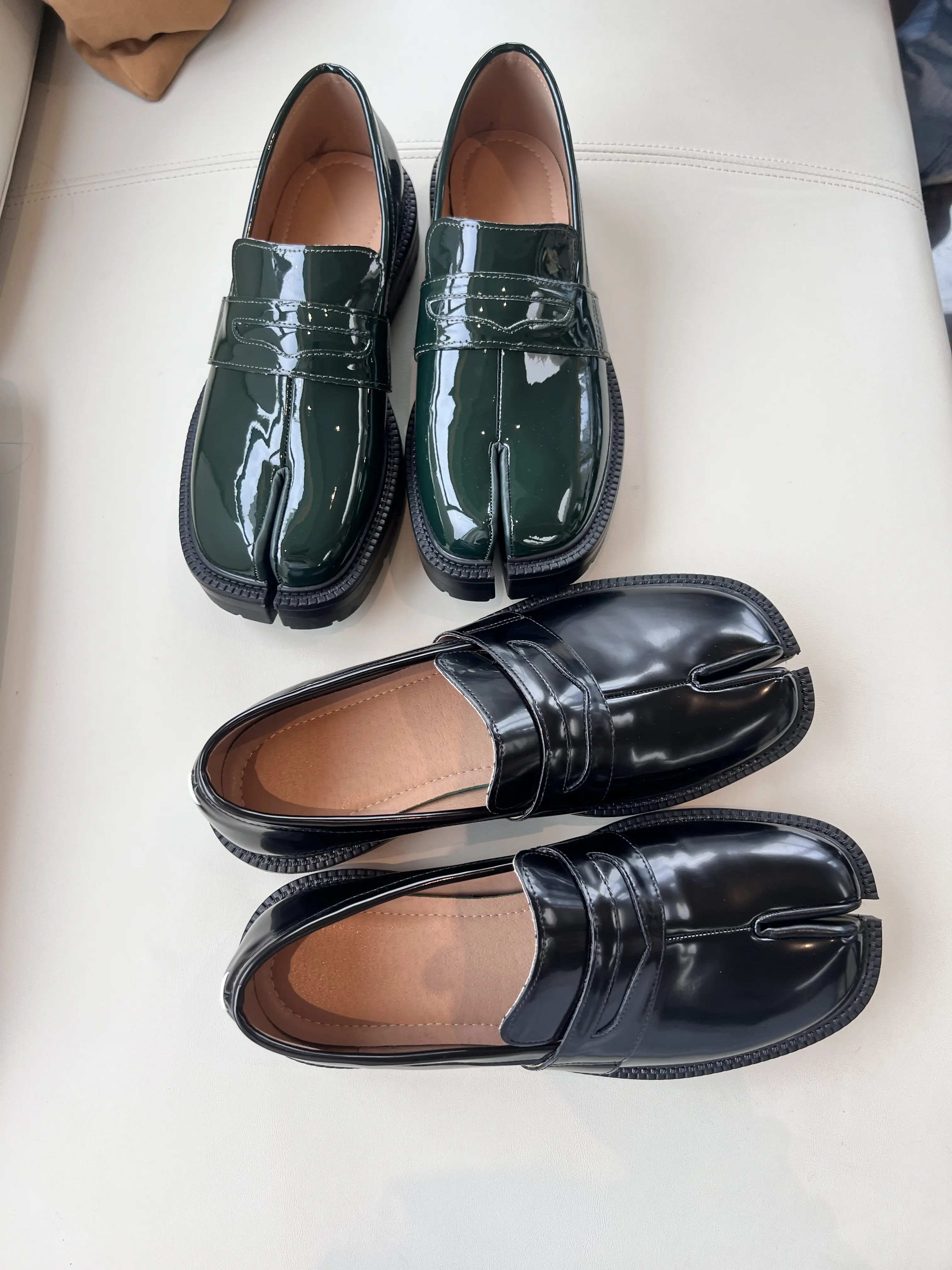 Men’s aesthetic plaid platform round-toe shoes made of glossy leather with a unique geometric silhouette—trendy chunky-heeled casual retro men’s footwear.