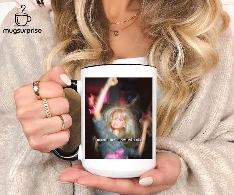 Funny Weird Aunt Mug, Cool Auntie Mug Gift, Chaotic Aunt Humor, Funny Doll Face Meme Mug, 90s Doll Face Mug, Weird Aunt Doll, New Aunt Gift